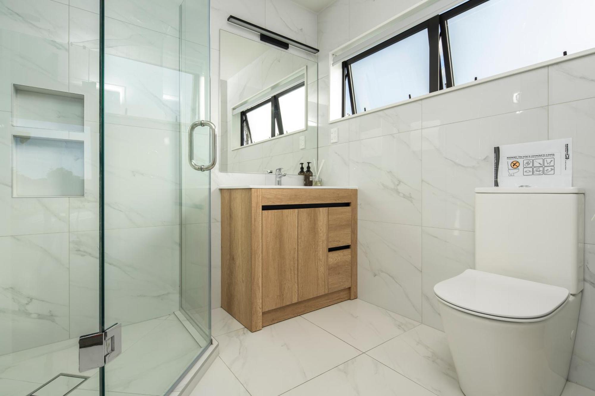 Modern Immaculate Residence In Mount Wellington Auckland Exterior photo